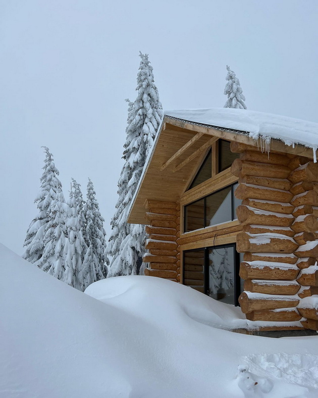 omilena-destinacija-zimava-viktorija-loba-so-soprugot-povtorno-uzhiva-na-kopaonik-foto-06.jpg