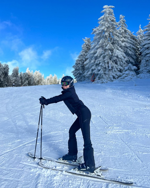 omilena-destinacija-zimava-viktorija-loba-so-soprugot-povtorno-uzhiva-na-kopaonik-foto-09.jpg