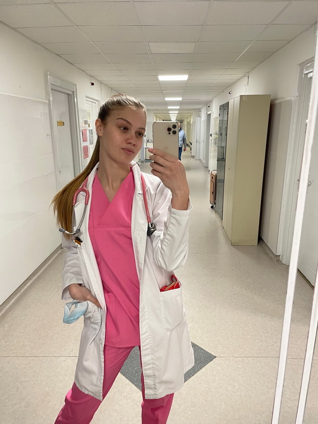 elena-gjorgovska-student-po-medicina-i-model-uchev-po-12-14-chasovi-na-den-za-da-mozham-da-odam-na-modni-angazhmani-16.jpeg