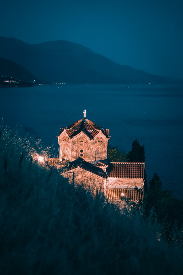 martin-strezoski-fotograf-ohrid-e-lesen-za-fotografiranje-no-skopje-e-delikaten-so-raskopani-ulici-kabli-i-gradilishta-09.jpg