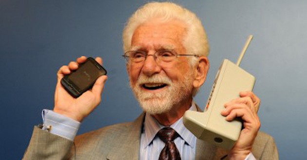 morbidno-tvrdenje-na-martin-kuper-chovekot-koj-go-izmisli-mobilniot-telefon-eden-den-telefonite-kje-ni-se-vgradeni-pod-kozhata-a-teloto-kje-13.jpg