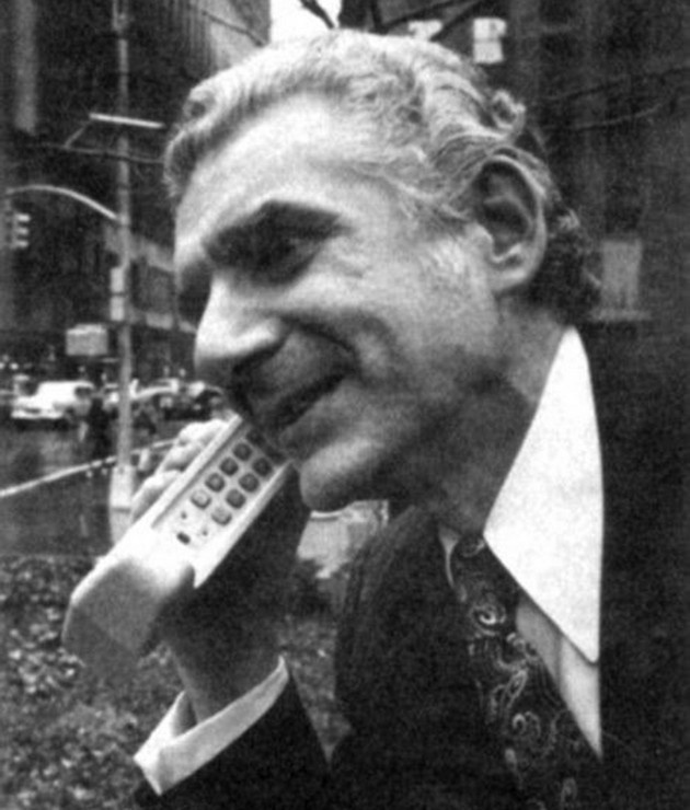 morbidno-tvrdenje-na-martin-kuper-chovekot-koj-go-izmisli-mobilniot-telefon-eden-den-telefonite-kje-ni-se-vgradeni-pod-kozhata-a-teloto-kje-15.jpg