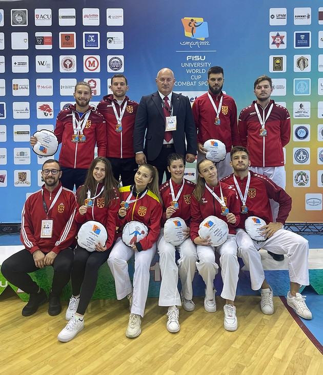 boshko-zaborski-od-makpetrol-e-najtrofeen-karate-trener-vo-makedonija-07.jpg