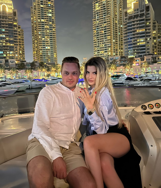 darko-ja-zaprosi-elena-vo-dubai-so-pogled-na-najgolemoto-panoramsko-trkalo-na-svetot-foto-05.jpg