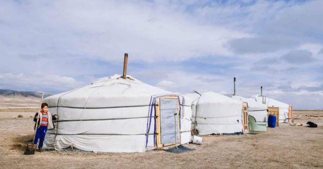 festival-posveten-na-lov-na-orli-sladoledot-e-tradicionalen-zimski-desert-10-dokazi-deka-mongolija-e-unikatna-zemja-03.jpg