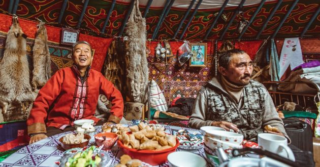 festival-posveten-na-lov-na-orli-sladoledot-e-tradicionalen-zimski-desert-10-dokazi-deka-mongolija-e-unikatna-zemja-04.jpg