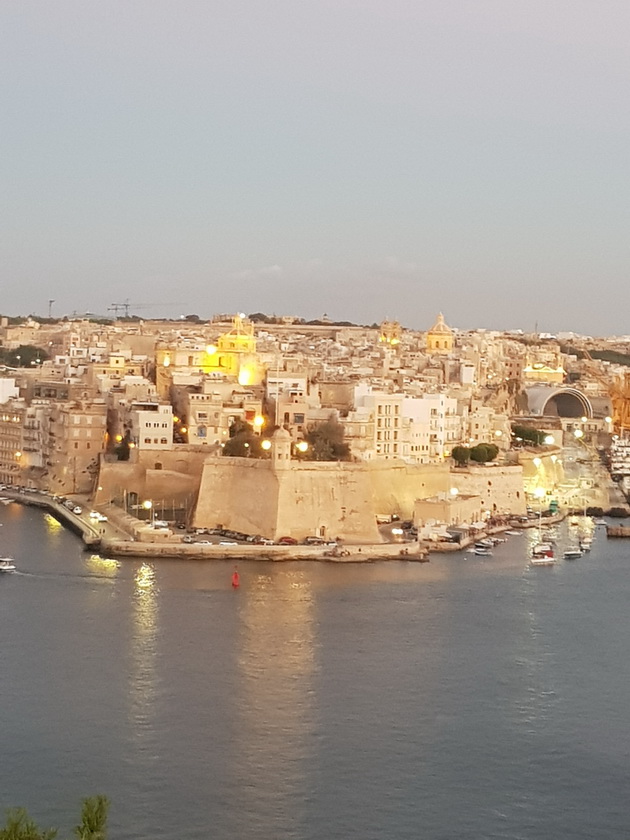 katerina-zhivee-na-malta-ja-napishtivme-makedonija-so-dve-mali-deca-voopshto-ne-beshe-lesno-06.jpg