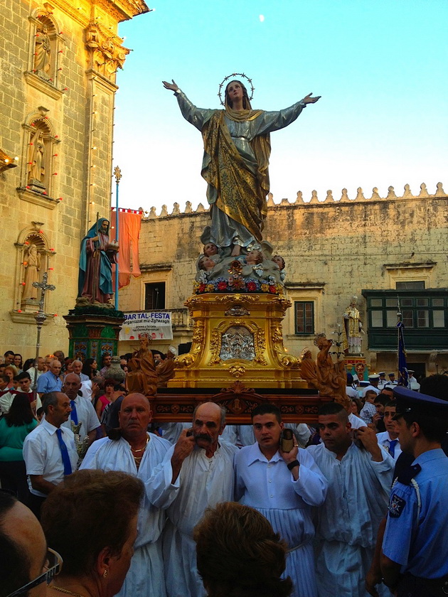 katerina-zhivee-na-malta-ja-napishtivme-makedonija-so-dve-mali-deca-voopshto-ne-beshe-lesno-17_copy.jpg