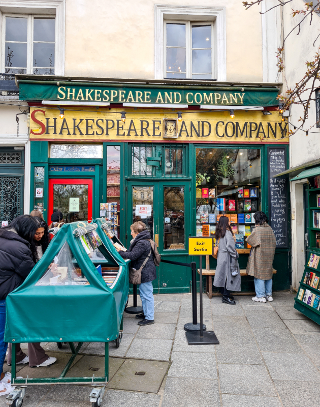 shakespeare and company knizarnica vo srceto na pariz za edno posebno dozivuvanje 8