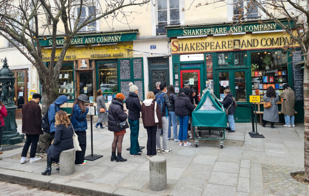 shakespeare and company knizarnica vo srceto na pariz za edno posebno dozivuvanje 9