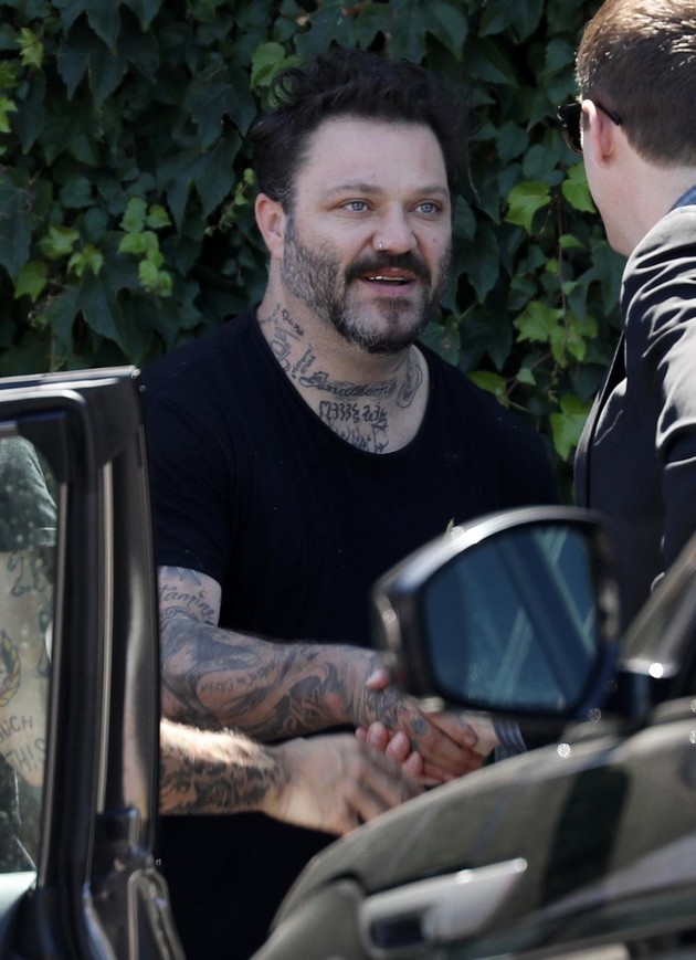 skandalite-na-dzvezdata-od-jackass-bam-margera-se-zakanuval-deka-kje-go-ubie-brat-mu-ja-tepal-devojka-mu-13.jpg