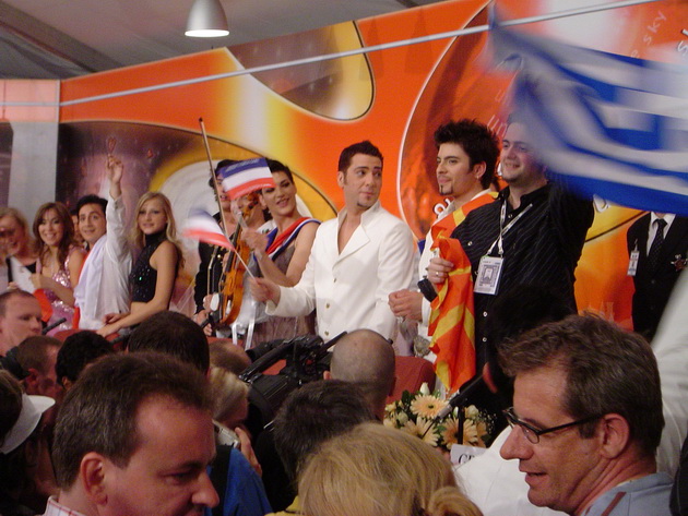 toshe-mi-peeshe-happy-birthday-srede-istanbul-na-evrovizija-2004-nikogash-nema-da-go-zaboravam-ovoj-rodenden-02_1.JPG