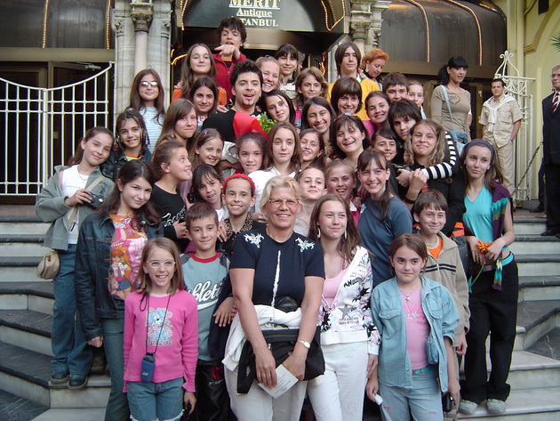 toshe-mi-peeshe-happy-birthday-srede-istanbul-na-evrovizija-2004-nikogash-nema-da-go-zaboravam-ovoj-rodenden-15.jpg