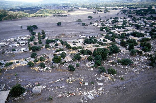 bila-zarobena-pod-urnatini-umirala-3-dena-prikaznata-zad-edna-od-najpotresnite-fotografii-vo-svetot-03.jpg