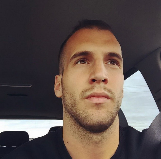 danijela-dimitrovska-vo-budva-so-6-godini-pomladiot-biznismen-koj-e-noviot-dechko-na-manekenkata-so-makedonsko-poteklo-05.jpg