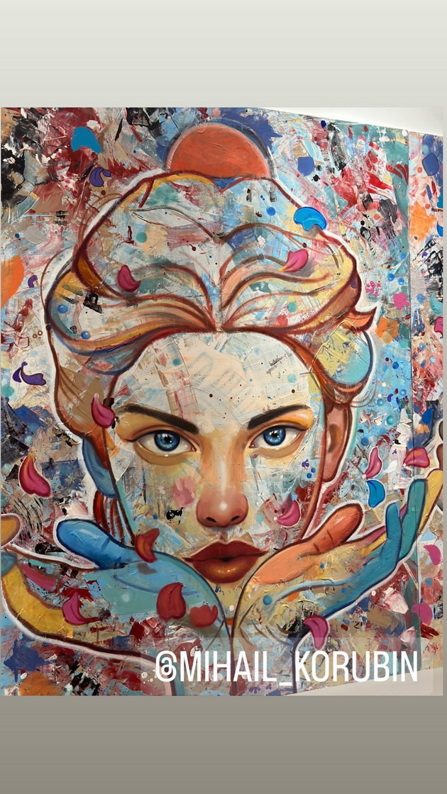 karolina-gocheva-nasmeana-i-so-stil-na-otvoranjeto-na-izlozhbata-na-mihail-korubin-vo-drushtvo-na-majka-si-foto-05.jpg