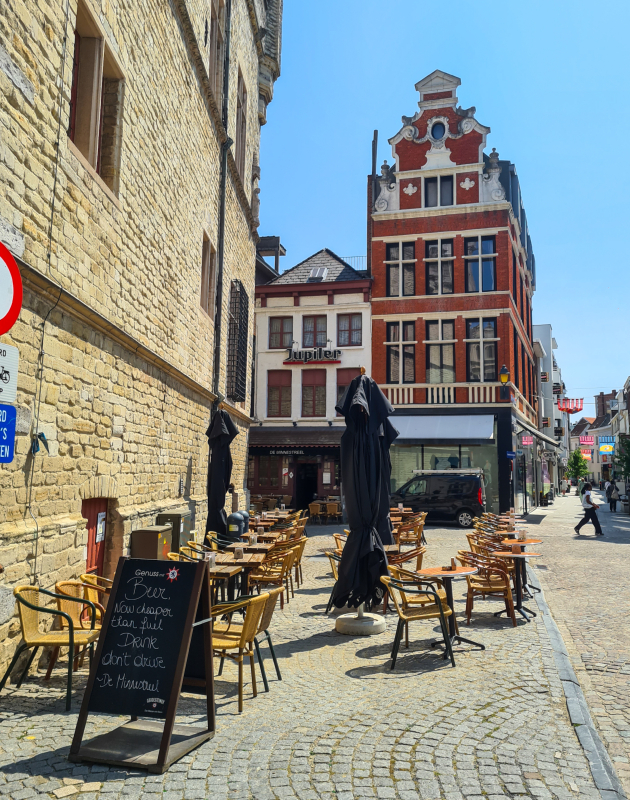 mehelen belgisko gratce so kaldrmisani ulicski prekrasana arhitektura na 20 miniti od brisel 9