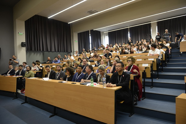 proekt-skopje-najrenomiranite-svetski-arhitekti-na-konferencija-po-povod-60-godini-od-skopskiot-zemjotres-05.jpg