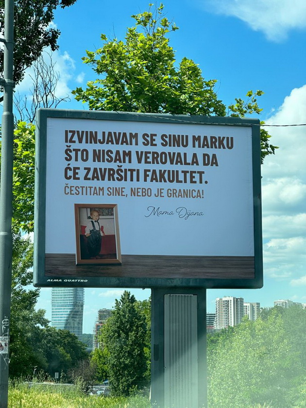 studiral-12-godini-nikoj-ne-veruval-deka-kje-go-zavrshi-fakultetot-koj-e-sinot-komu-majkata-javno-mu-se-izvini-preku-bilbord-vo-belgrad-02.jpg