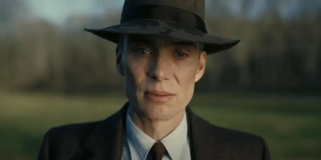 15-godini-bil-vegetarijanec-pochnal-da-jade-meso-za-ulogata-vo-peaky-blinders-gi-krie-sinovite-obozhava-da-gotvi-koj-e-kilijan-marfi-dzvezdata-na-oppenheimer-02_copy.jpg