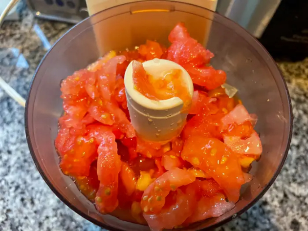 kako-da-podgotvite-jemista-polneti-domati-po-tradicionalen-grchki-recept-chekor-po-chekor-upatstvo-03.jpg