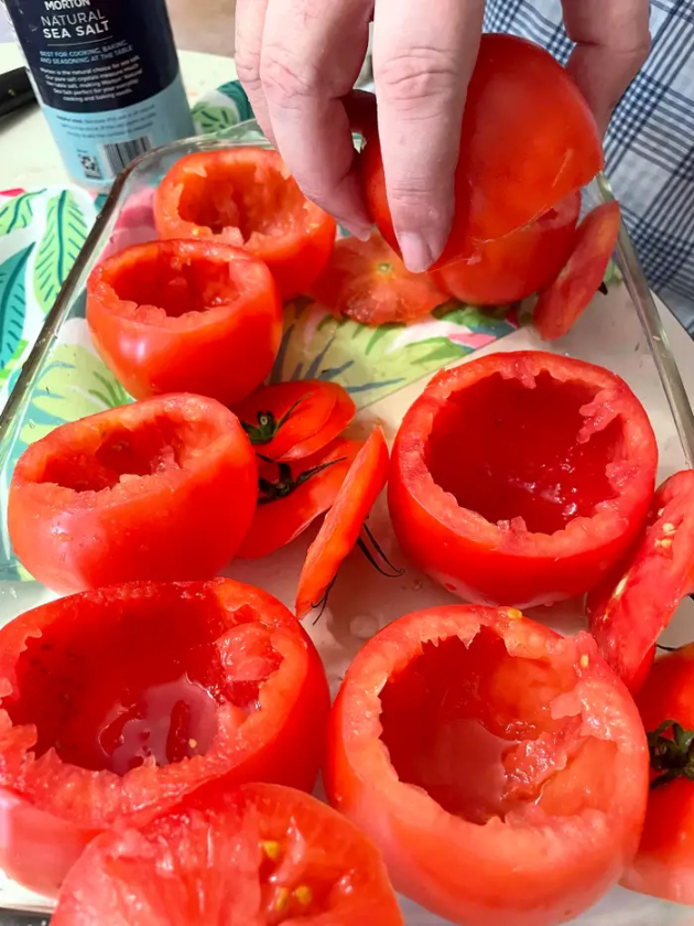 kako-da-podgotvite-jemista-polneti-domati-po-tradicionalen-grchki-recept-chekor-po-chekor-upatstvo-07.jpg