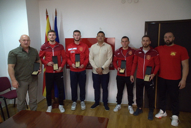 maskata-seniorska-karate-reprezentacija-dobi-priznanie-za-vrven-sportski-rezultat-01.jpg