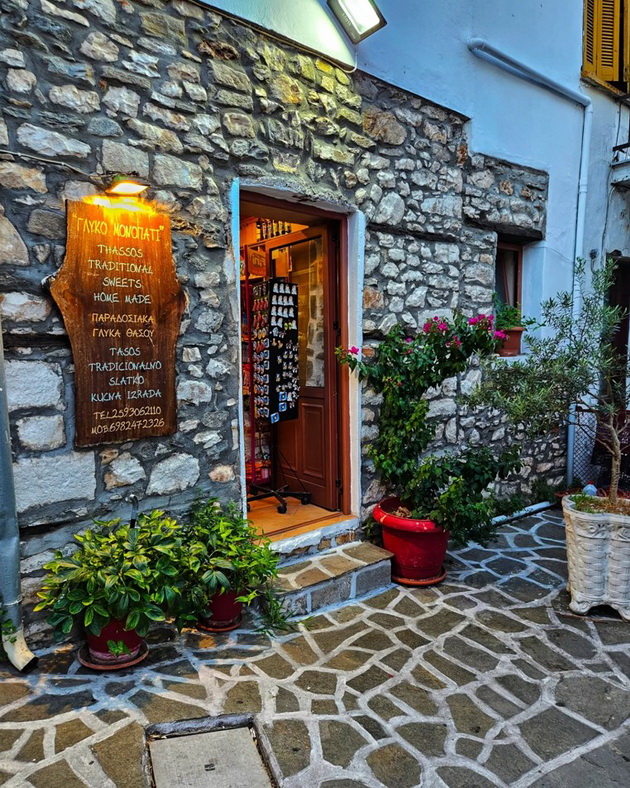 bev-na-tasos-stignavme-za-okolu-5-chasa-od-skopje-vljubuvanjeto-vo-ostrovot-mi-zapochna-so-galebite-na-traektot-44.jpg