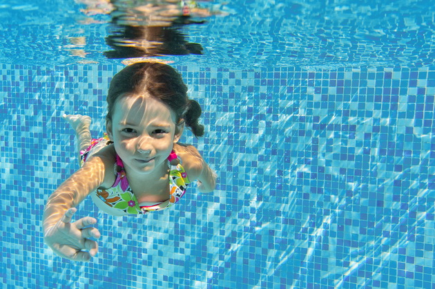 kako-go-pominav-letniot-raspust-vo-selo-kaj-baba-i-dedo-i-vo-kamp-prikolki-vo-struga-vs-po-cel-den-na-telefon-i-resort-vo-turcija-04.jpg