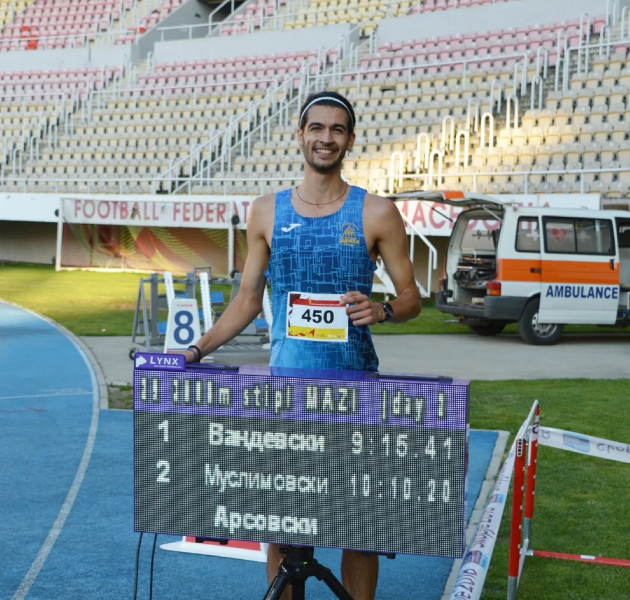 leonid vandevski atleticar pred sekoj natrevar gledam da sum podaleku od socijalnite mrezi a disciplinata e nerazdelen del od atletikata 2