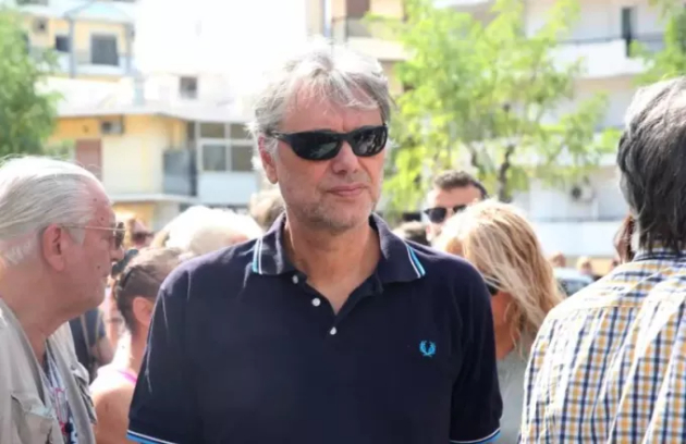 ogromni-branovi-vo-grcija-videa-od-spasuvachki-akcii-na-lefkada-i-patra-se-udavi-sinot-na-poznat-grchki-akter-vo-furni-05.jpg