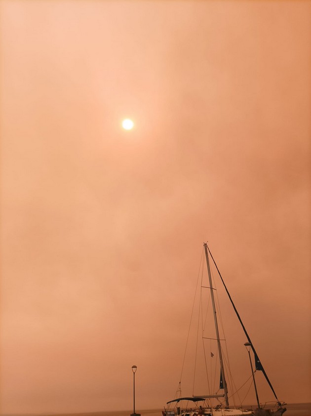 strashni-pozhari-vo-grcija-4-dena-po-red-chad-se-gleda-i-na-halkidiki-na-200-km-oddalechenost-foto-video-04.jpg