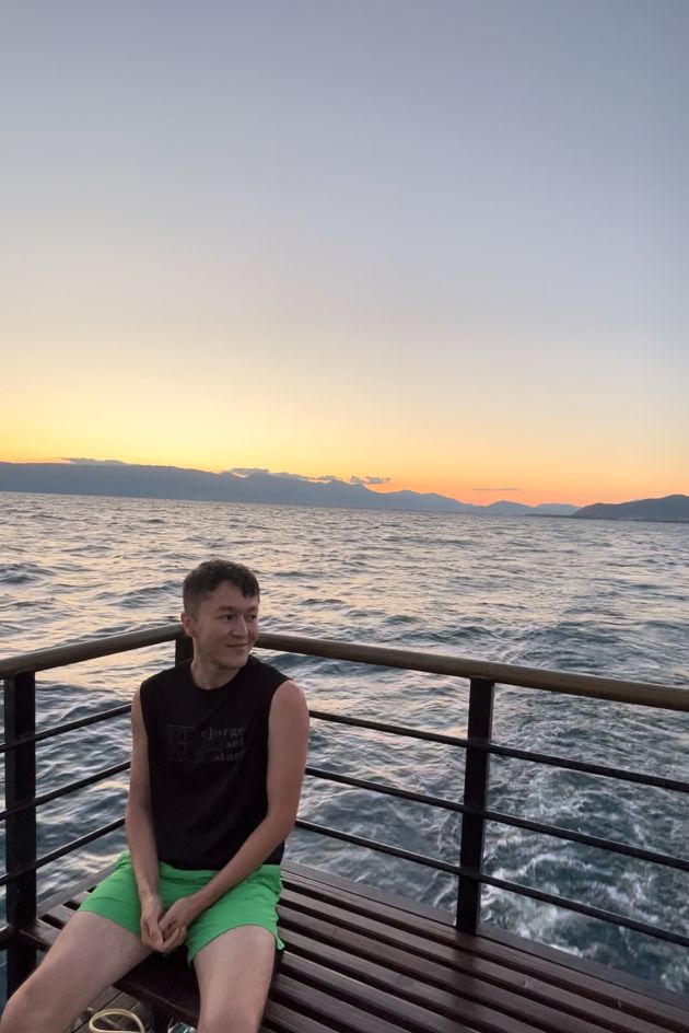 tik-tokerot-karim-od-kazakstan-za-makedonija-ohrid-e-moeto-srekno-mesto-02.jpg
