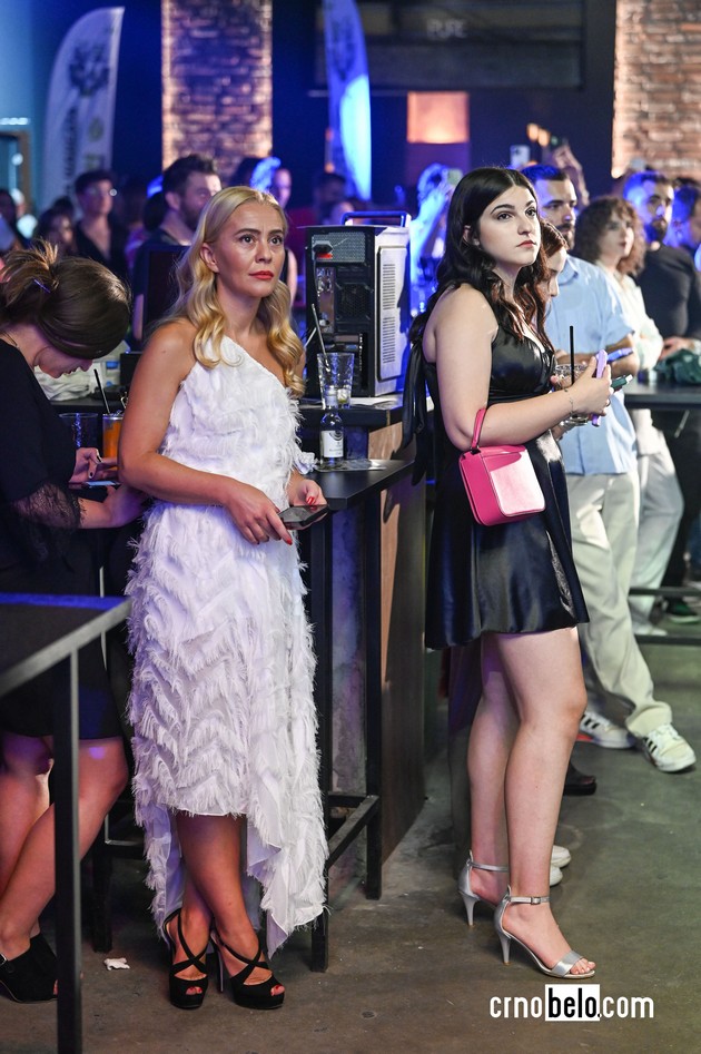 atmosferata-megju-posetitelite-na-vtorata-vecher-na-skopski-moden-festival-2023-foto-26.jpg