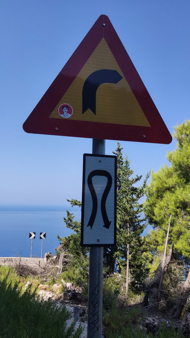 edvaj-iskachiv-400-skali-od-egremni-me-voodushevi-starica-shto-skokna-so-padobran-sekojpat-koga-odam-na-lefkada-odnovo-se-vljubuvam-vo-ostrovot-21.jpg