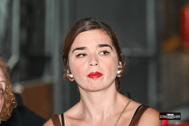 maja-grozdanovska-so-kjerkata-svetlana-crnokrak-bleska-atmosferata-megju-posetitelite-na-skopski-moden-festival-2023-51.jpg