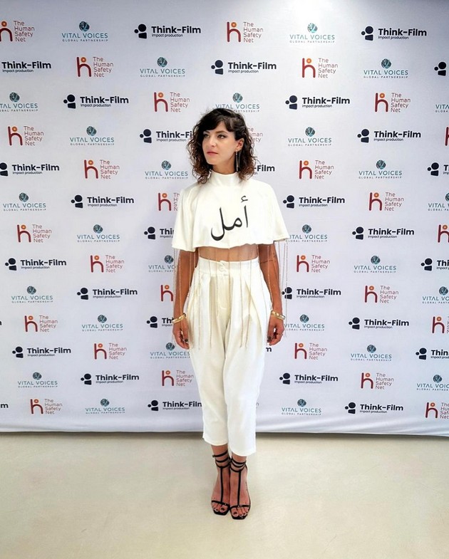 makedonskata-rezhiserka-tamara-kotevska-zableska-na-filmskiot-festival-vo-venecija-pozira-i-so-amal-kluni-5.jpg