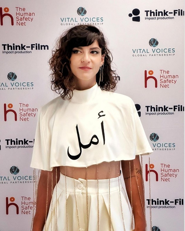 makedonskata-rezhiserka-tamara-kotevska-zableska-na-filmskiot-festival-vo-venecija-pozira-i-so-amal-kluni-7.jpg