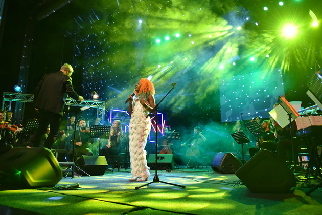 vecer-na-nezaboravni-hitovi-od-80tite-i-90tite-so-kameren-orkestar-na-bitola-06.JPG
