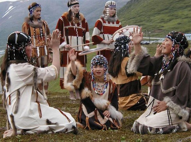 zhenite-si-gi-razmenuvale-so-prijatelite-site-megjusebno-se-razmnozhuvale-zhivotot-na-chukchite.jpg