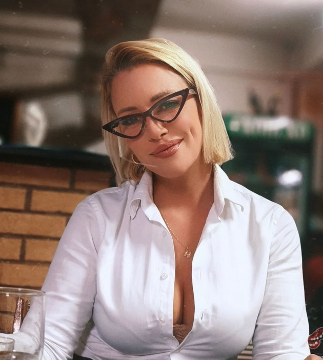 tamara-todevska-mu-napravi-krshtevka-na-sinot-daren-rakometarot-dejan-manaskov-mu-e-kum-03.jpg