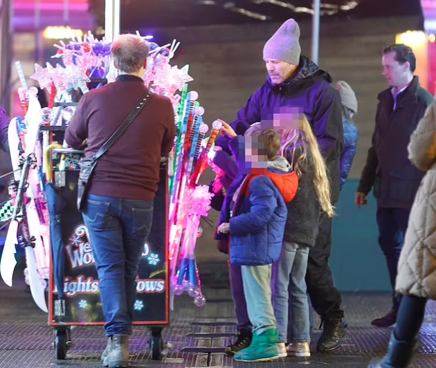 djejson-stejtam-na-luna-park-so-decata-adrijana-lima-bez-gram-shminka-foto-dokazi-deka-i-dzvezdite-se-obichni-lugje-25.jpg