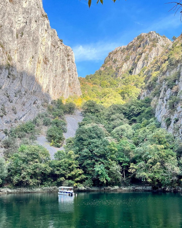 mladi-amerikanci-voodusheveni-od-posetata-na-makedonija-ohrid-vo-oktomvri-e-prekrasen-zemjava-e-malo-parche-raj-05.jpg