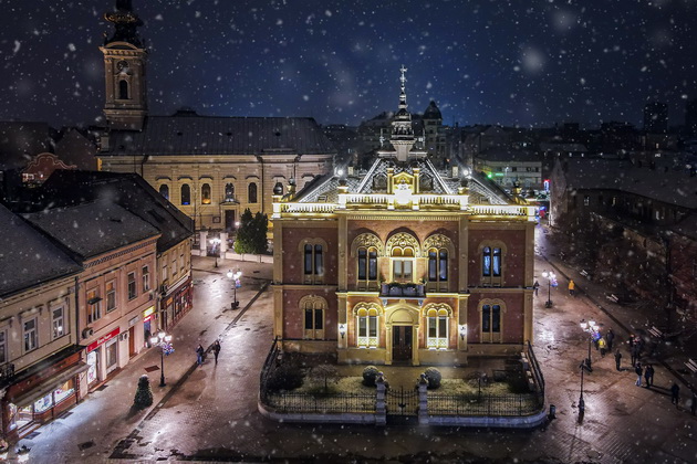 posetete-go-eden-od-najubavite-bozhikjni-pazari-vo-evropa-kazhete-da-za-praznichna-bajka-vo-novi-sad-02_copy_copy_copy_copy.jpg