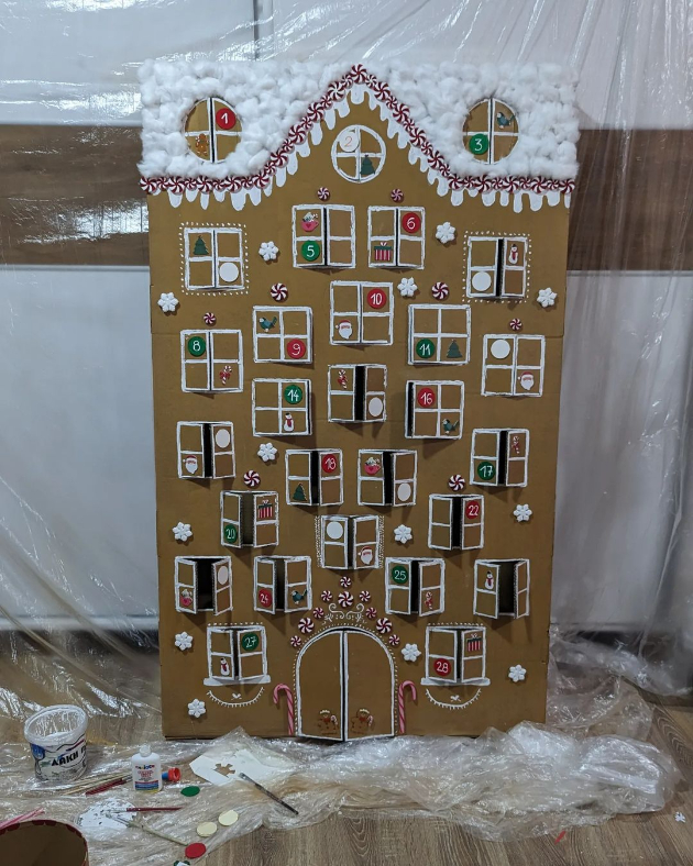 genijalna-ideja-od-makedonka-kako-sami-da-napravite-advent-kalendar-na-koja-kje-se-raduvaat-najmalite-02.jpg