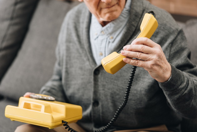 kul-raboti-shto-gi-pravevme-na-fiksnite-telefoni-a-deneshnite-deca-ne-mozhat-da-gi-sfatat-06.jpg