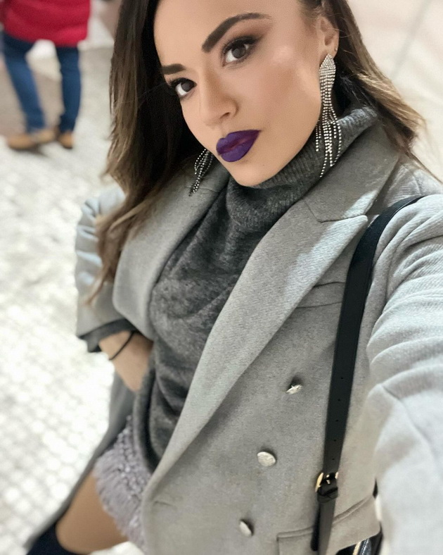 vpechatliv-nakit-svetki-elena-risteska-i-antonia-gigovska-izdominiraa-so-stilot-na-prednovogodishnite-nastapi-03.jpg