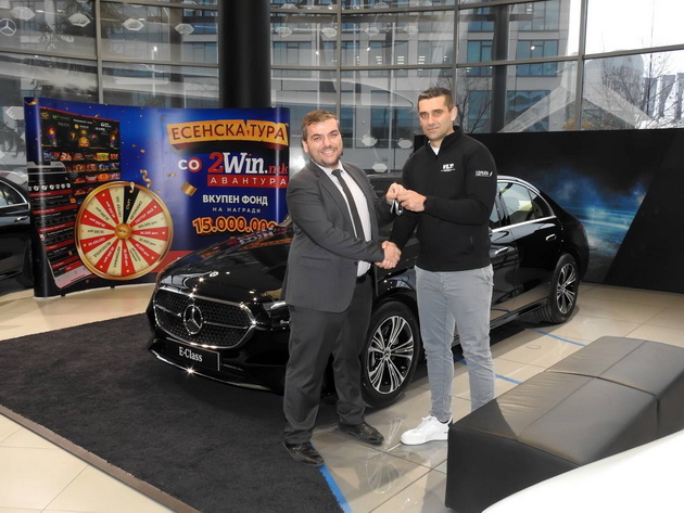 darko-kalin-i-dejan-trajkoski-ke-vozat-mercedesi-od-nagradnata-igra-esenska-tura-za-2win-avantura-na-2win-mk-01.jpg