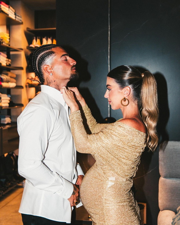 ne-saka-taa-da-se-vitka-so-trudnichkiot-stomak-maluma-i-gi-oblekuva-chevlite-na-bremenata-partnerka-foto-video-02.jpg