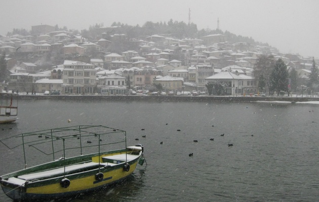 vodici-nekogas-vo-ohrid-uste-vo-zorite-so-baba-mi-vo-crkva-se-piese-topla-rakija-04.jpg